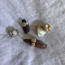 Load image into Gallery viewer, Wren Pearl Ring
