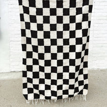 Load image into Gallery viewer, Black &amp; Cream - Heavyweight Checker Throw Blanket
